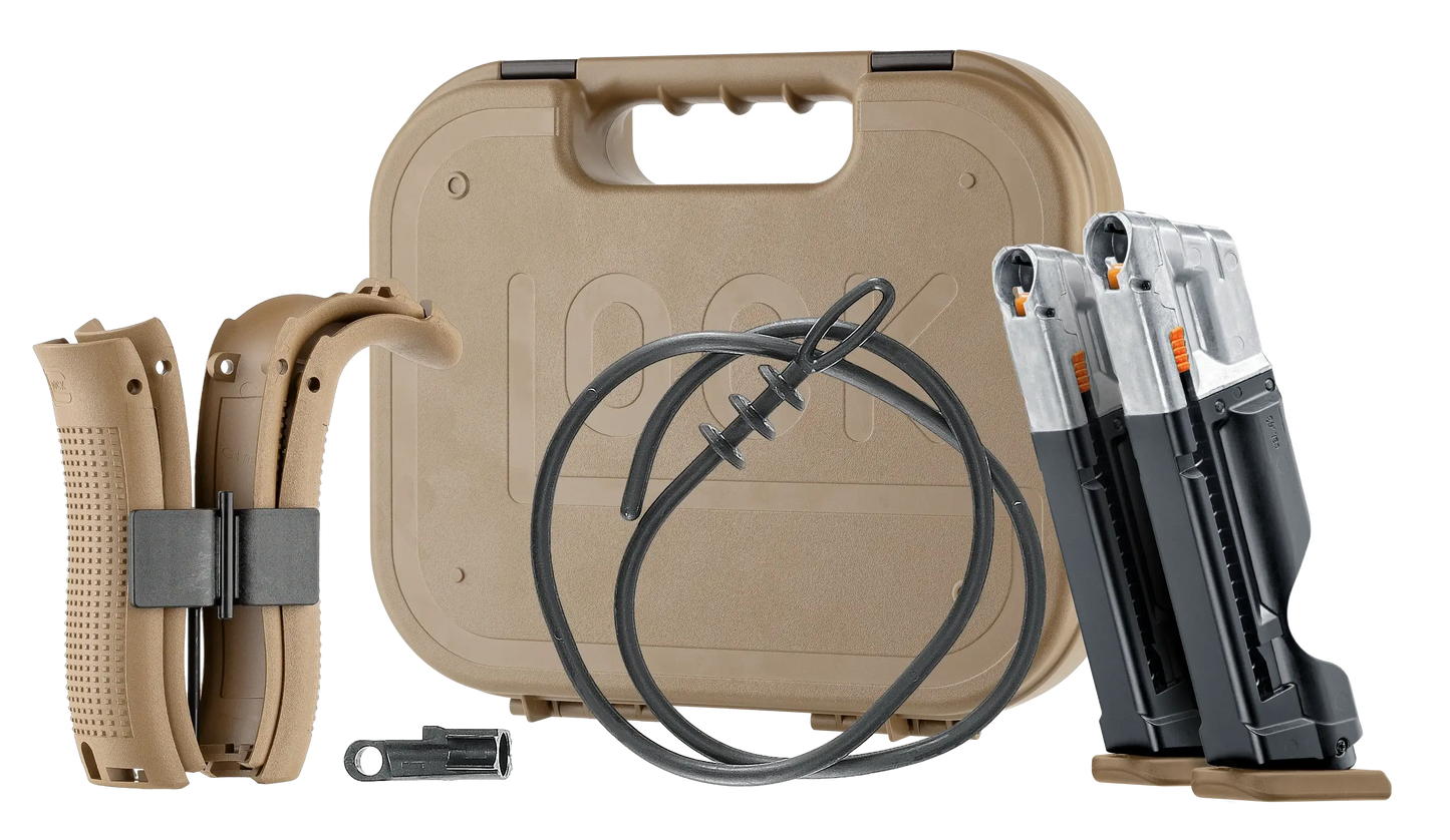 PIST GLOCK 17 GEN5 CAL 43 PAINTBALL T4E COYOTE FRENCH ARMY accessories and case, including magazines and speedloader.