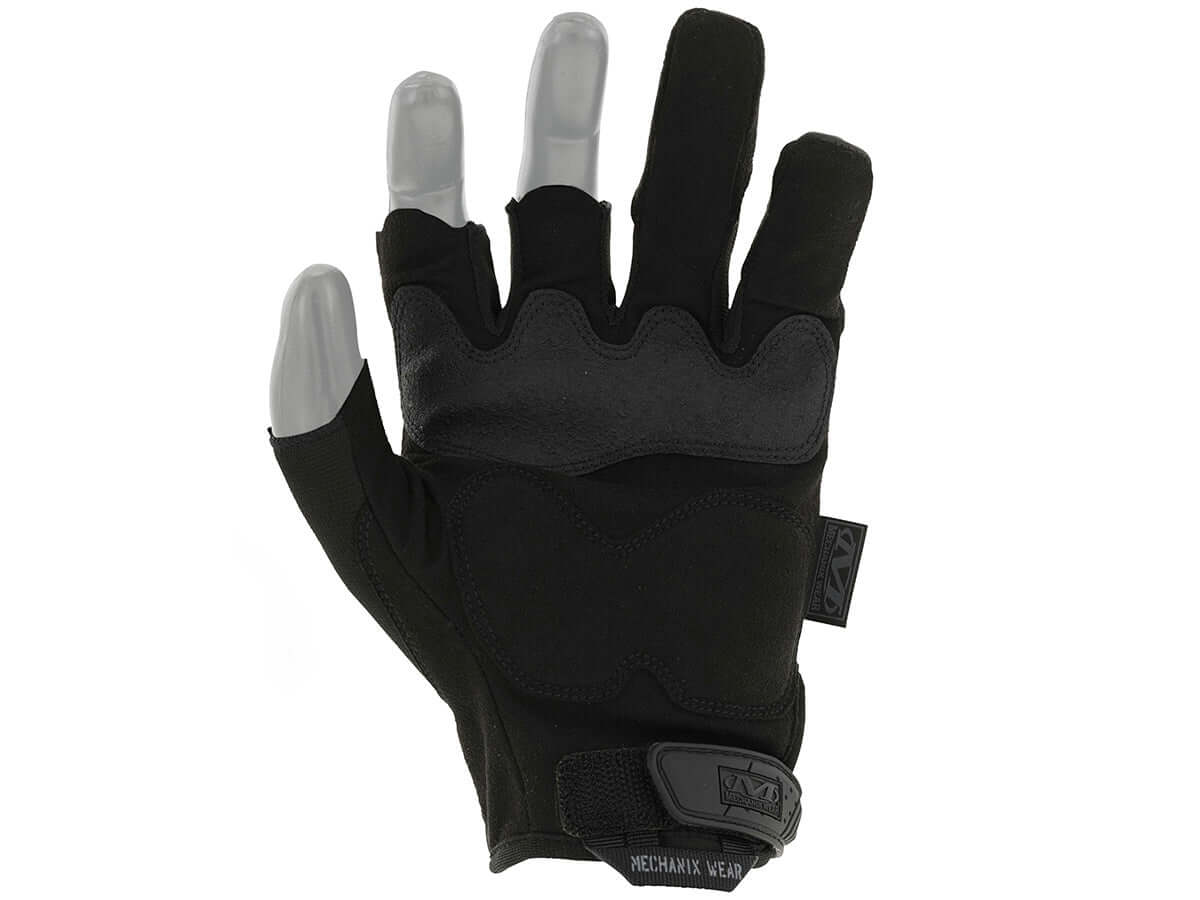 Gant Mechanix Gants Trigger Finger Noir sur un mannequin, offrant protection contre le froid et une dextérité accrue.