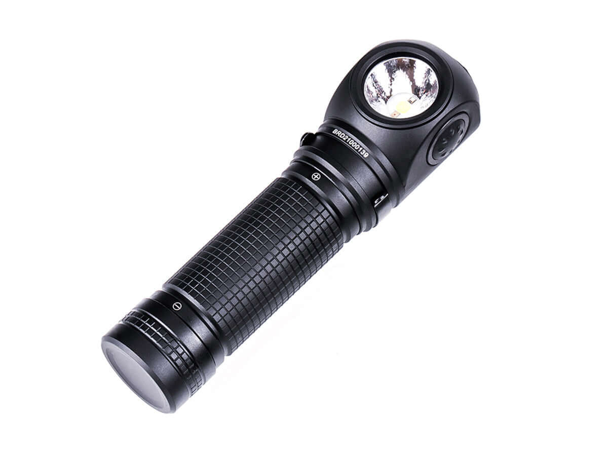 Nextorch P10 Lampe de poche coudée LED 1400lm vue de profil, design robuste et tête orientable.