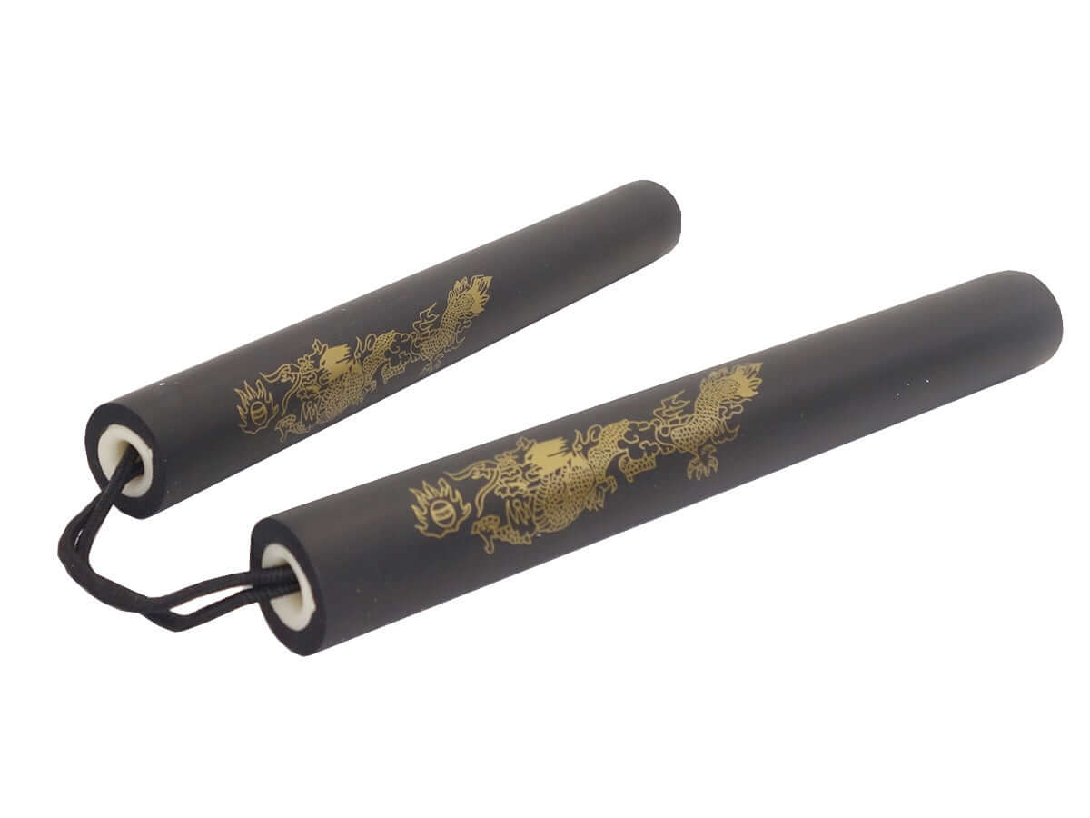 Nunchaku Mousse Noir 29cm dia. 3.1cm Corde 13cm avec décoration dorée sur les poignées.