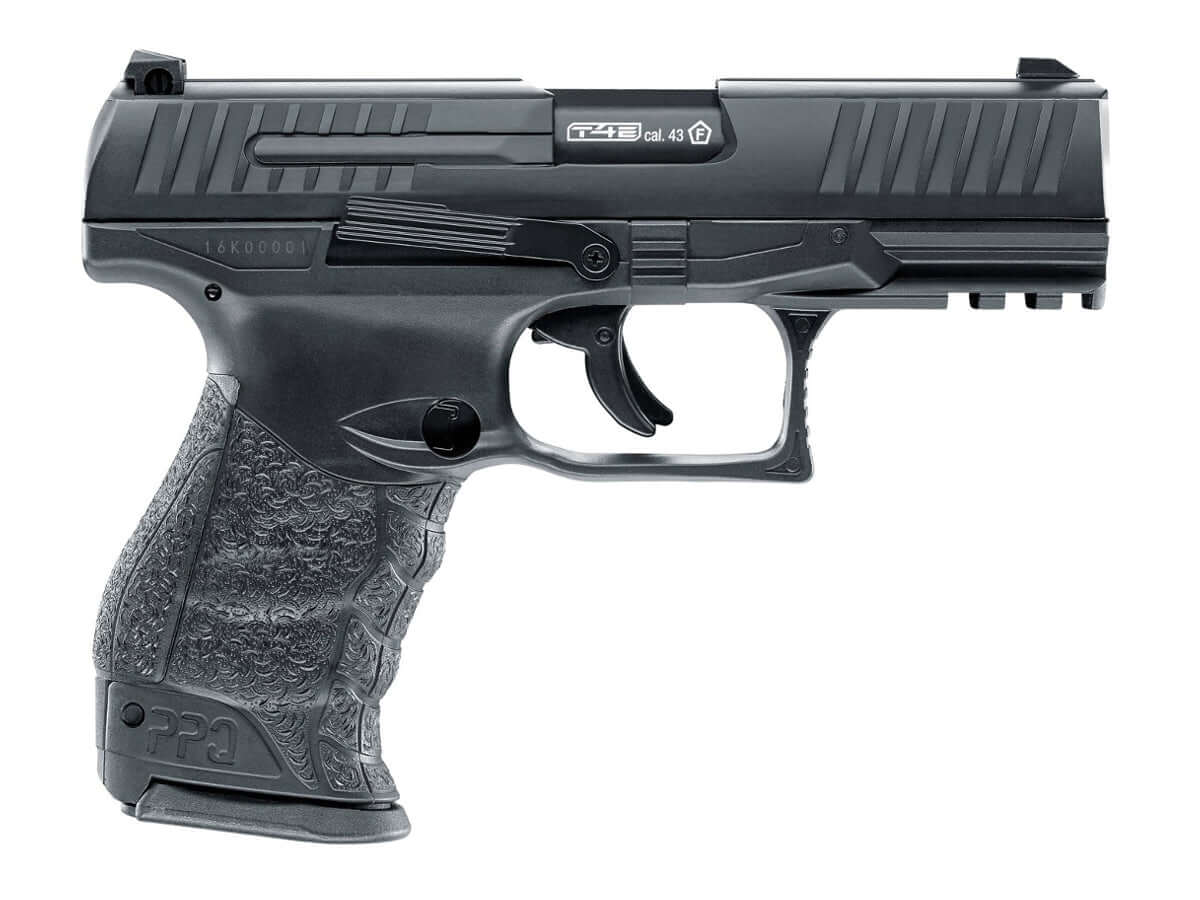 pistolet de défense T4E Walther PPQ M2 en noir avec détente visible, conçu pour la défense personnelle et l'entraînement.