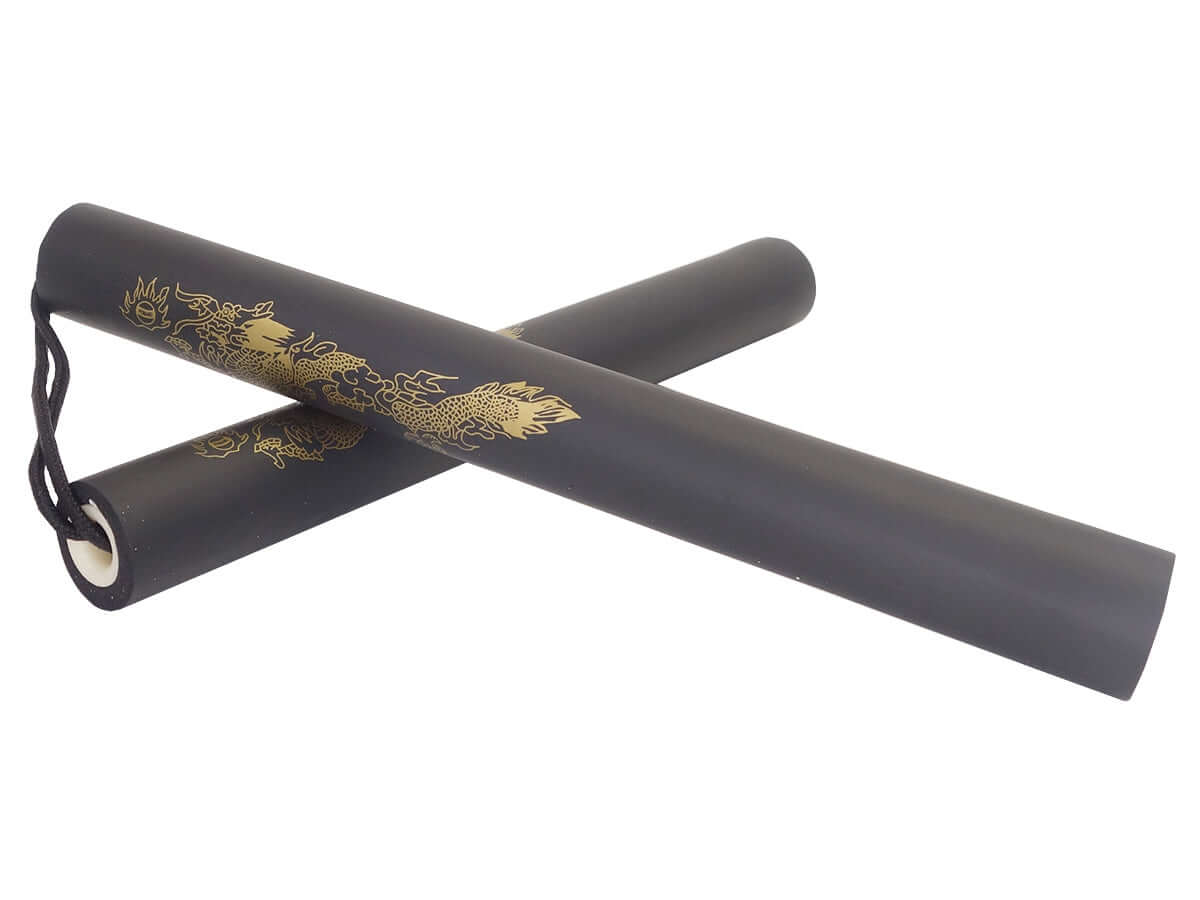 Nunchaku Mousse Noir 29cm dia. 3.1cm Corde 13cm, nunchaku en mousse noir avec motif doré.